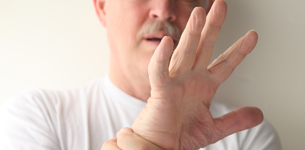 Elde görülen titremeler Parkinson belirtisi olabilir
